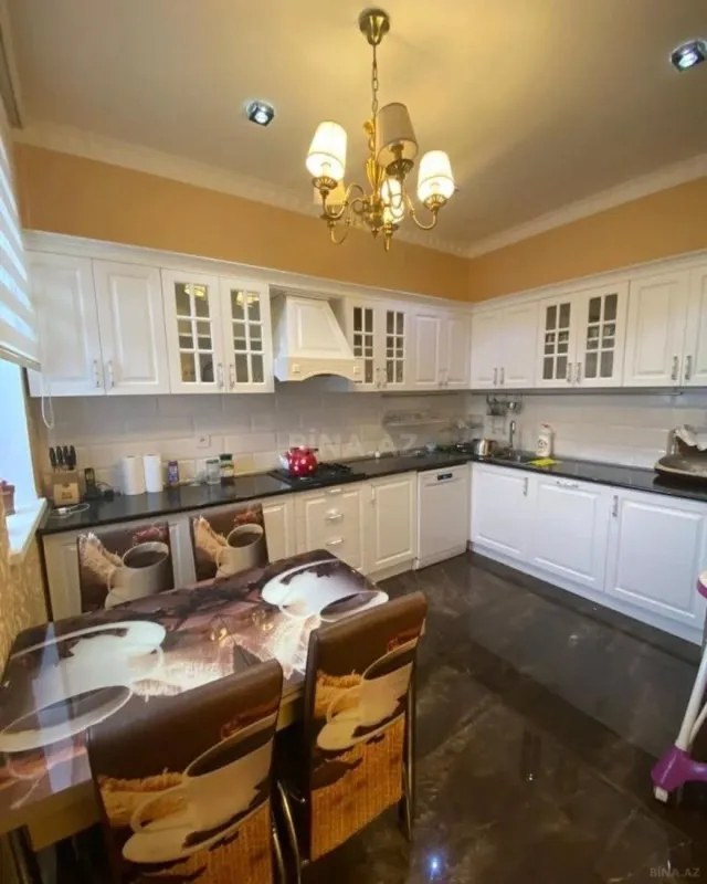 Kirayə verilir 5 otaqlı həyət evi 220 m²