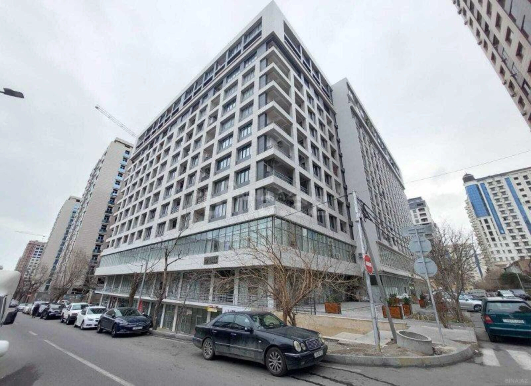 Satılır 3 otaqlı mənzil 110 m²