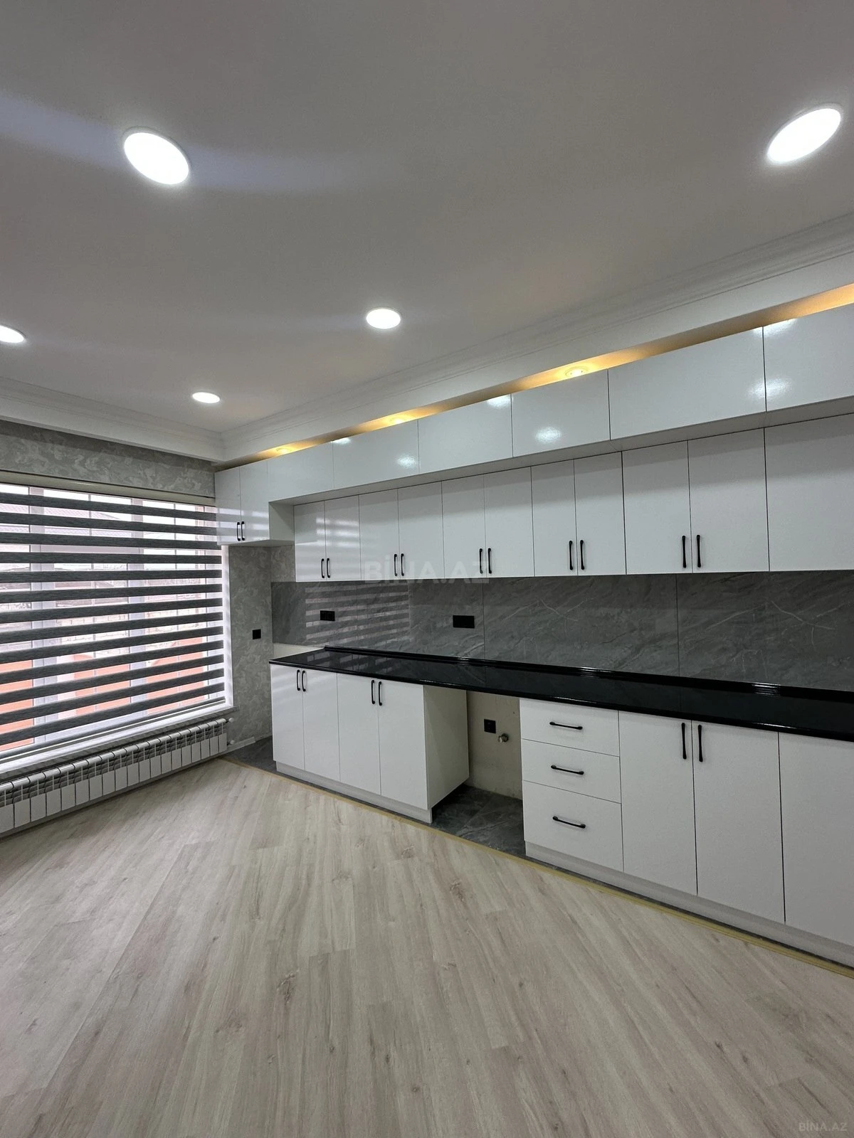 Satılır 4 otaqlı həyət evi 220 m²