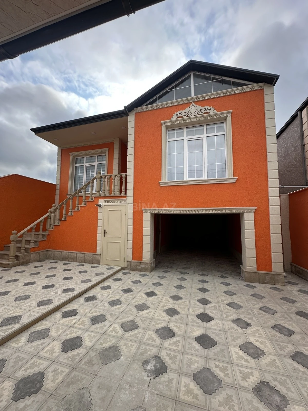 Satılır 4 otaqlı həyət evi 220 m²
