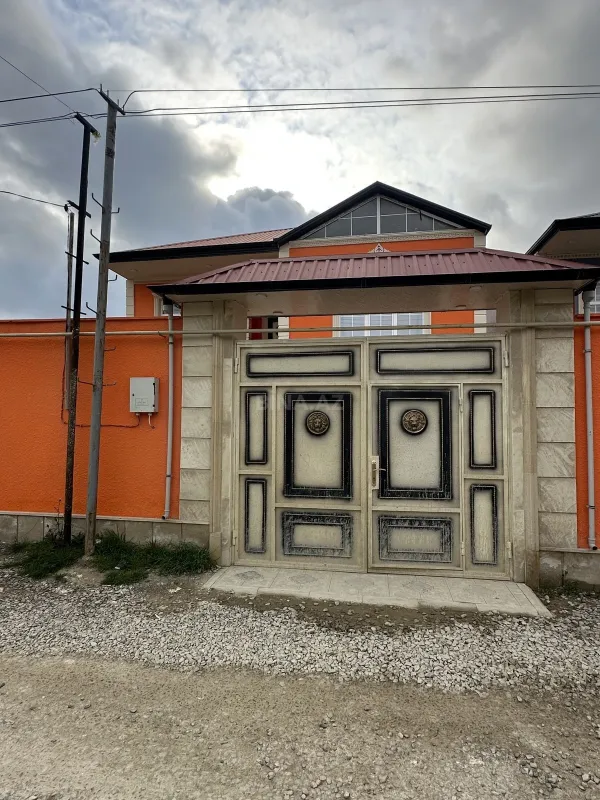 Satılır 4 otaqlı həyət evi 220 m²