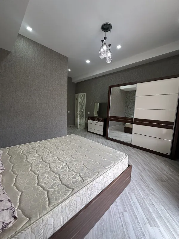Satılır 3 otaqlı mənzil 144 m²