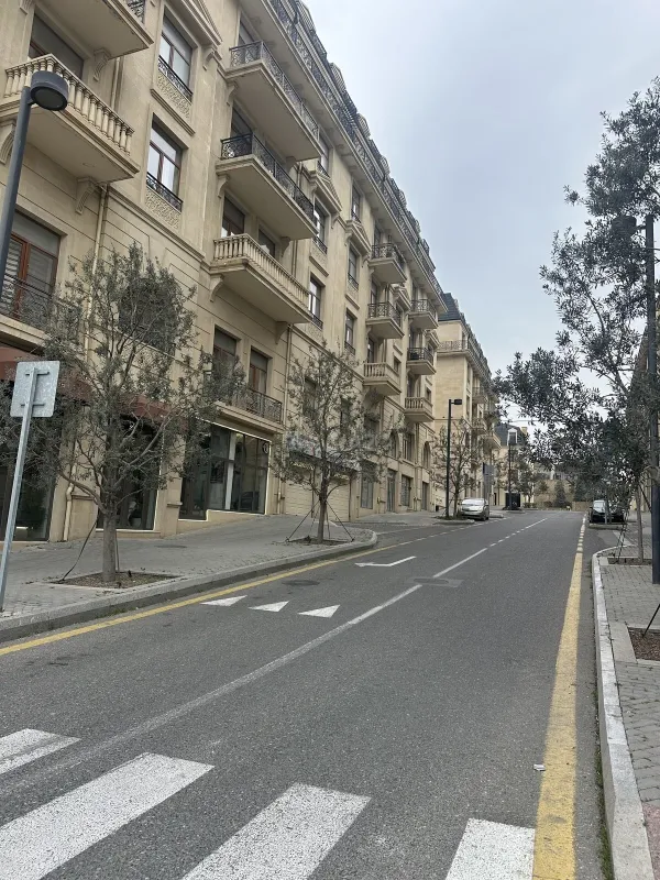 Satılır 3 otaqlı mənzil 144 m²