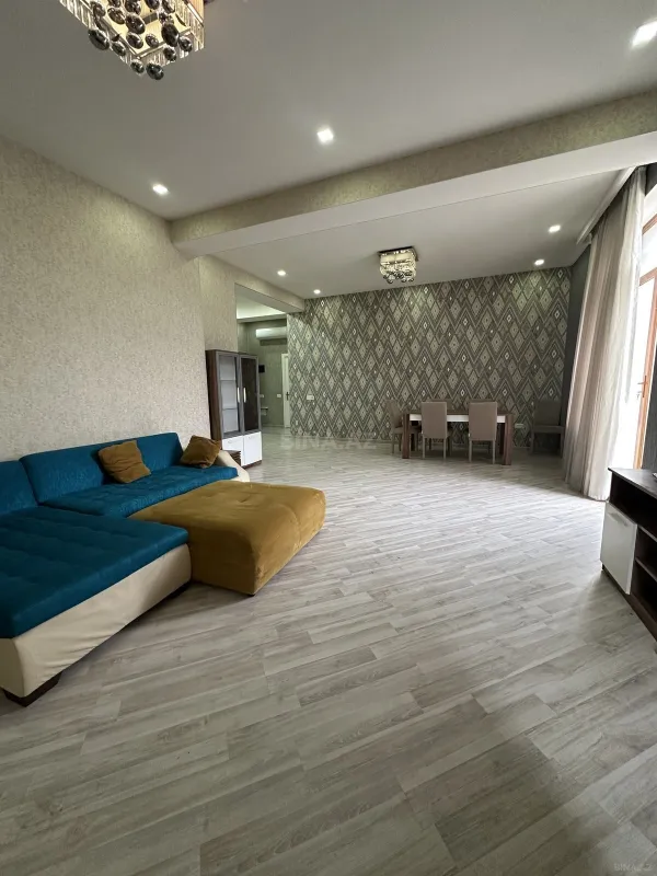 Satılır 3 otaqlı mənzil 144 m²
