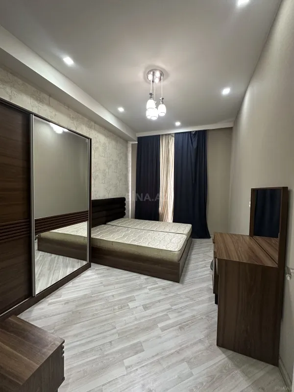 Satılır 3 otaqlı mənzil 144 m²