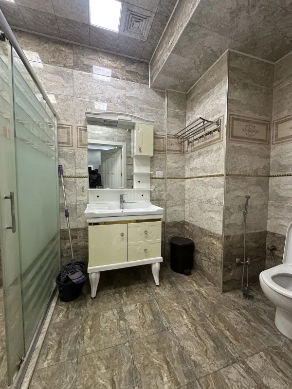 Satılır 3 otaqlı mənzil 144 m²