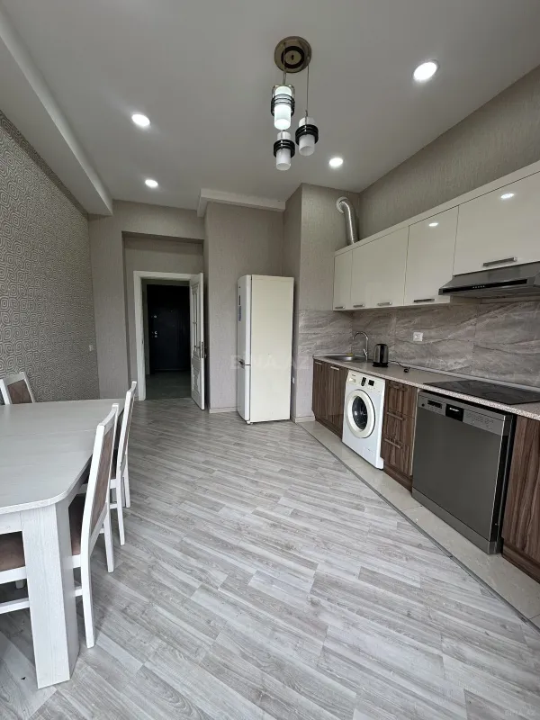 Satılır 3 otaqlı mənzil 144 m²
