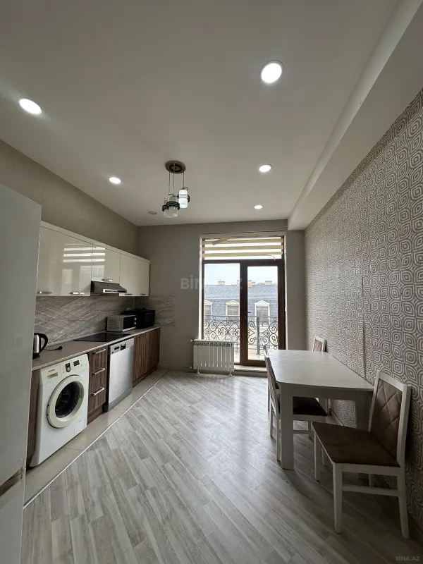 Satılır 3 otaqlı mənzil 144 m²