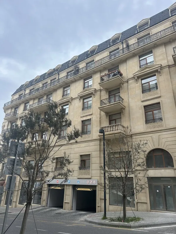 Satılır 3 otaqlı mənzil 144 m²