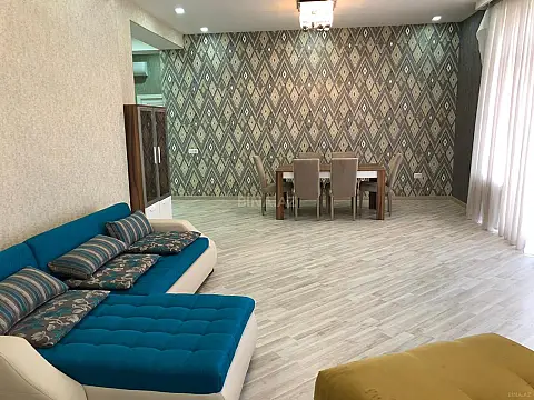 Satılır 3 otaqlı mənzil 144 m²