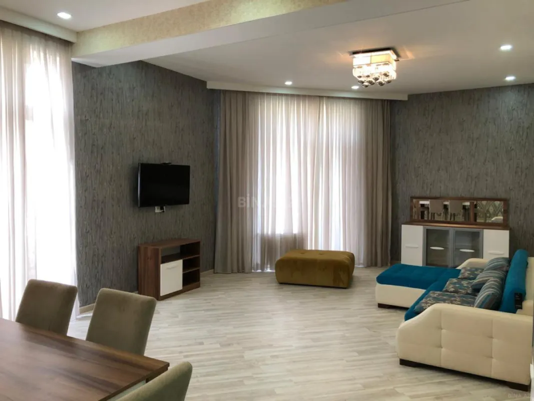 Satılır 3 otaqlı mənzil 144 m²
