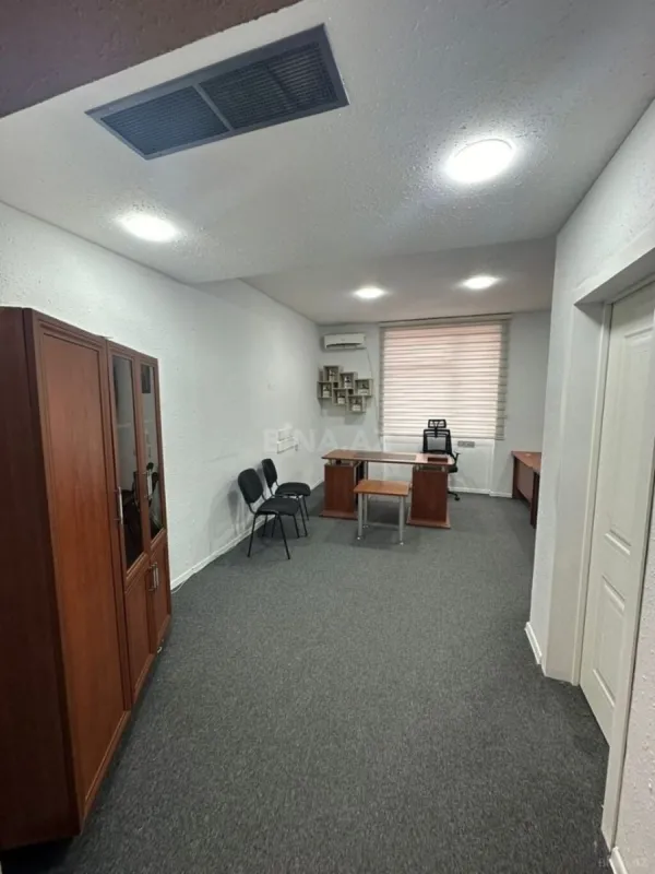 Kirayə verilir 4 otaqlı ofis 150 m²