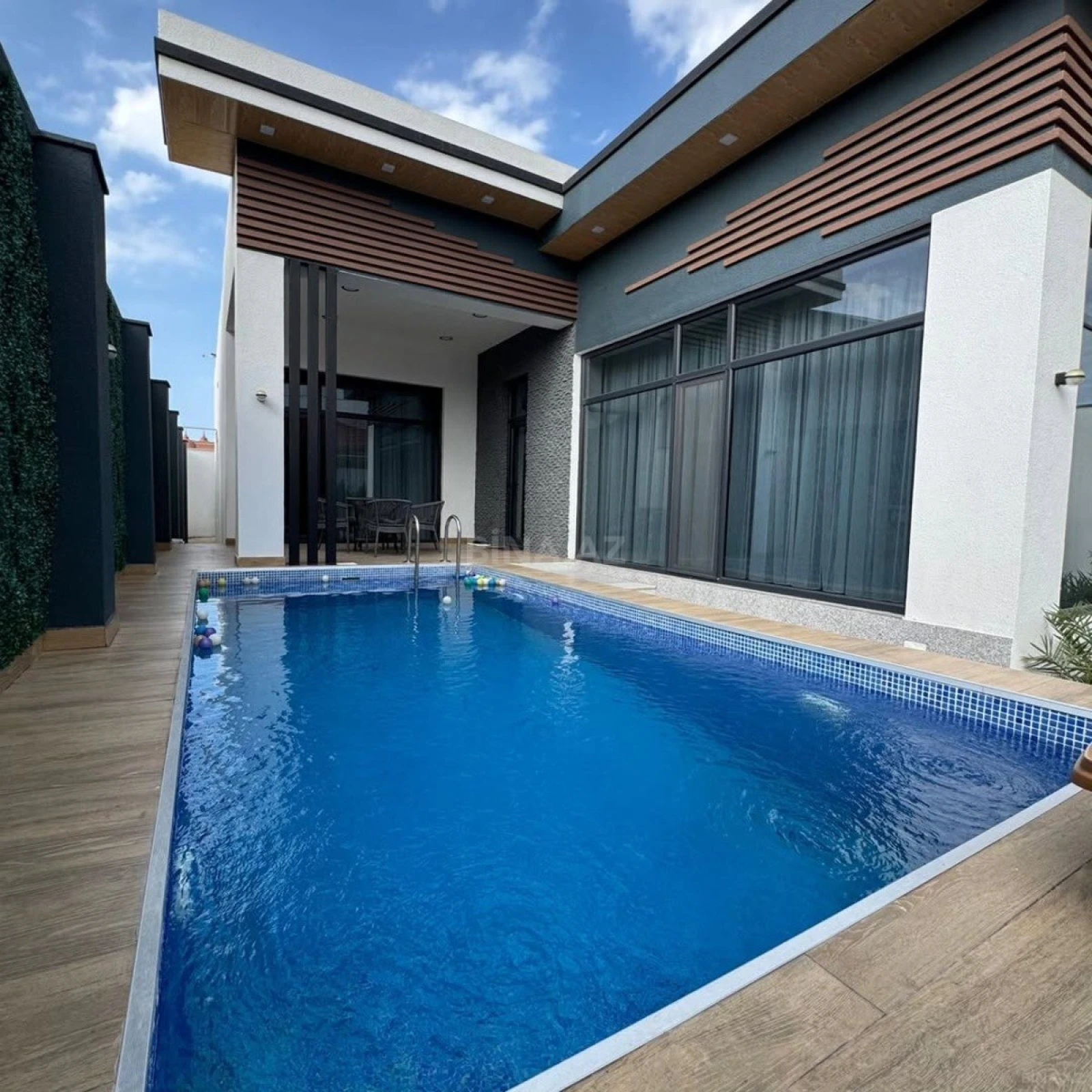 Kirayə verilir 4 otaqlı həyət evi 220 m²