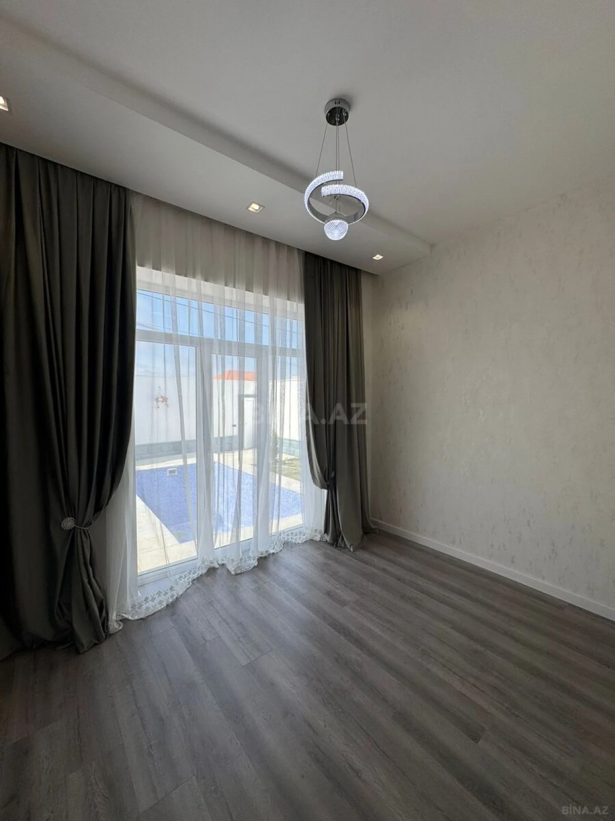 Satılır 4 otaqlı həyət evi 100 m²