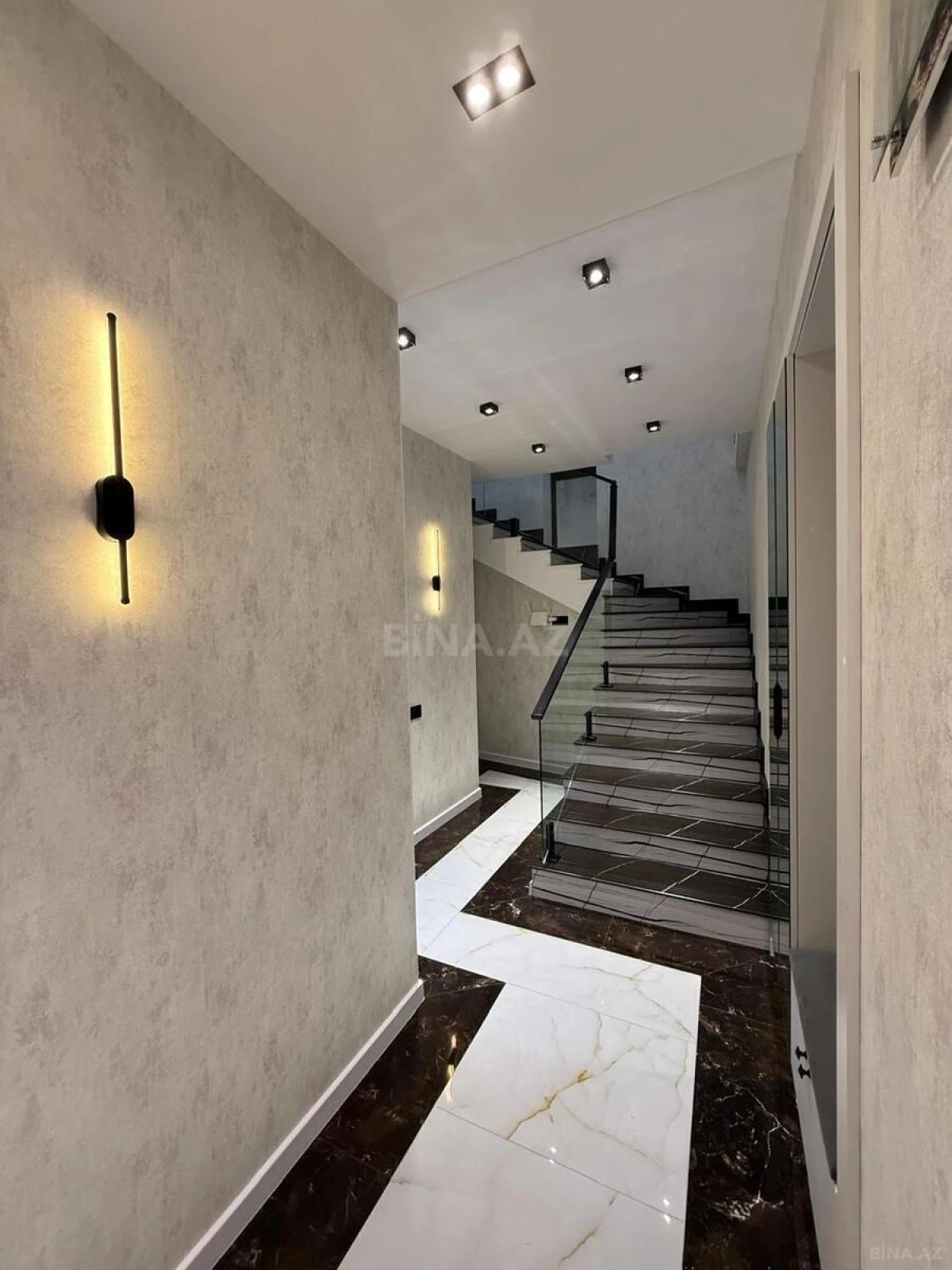 Kirayə verilir 4 otaqlı həyət evi 220 m²