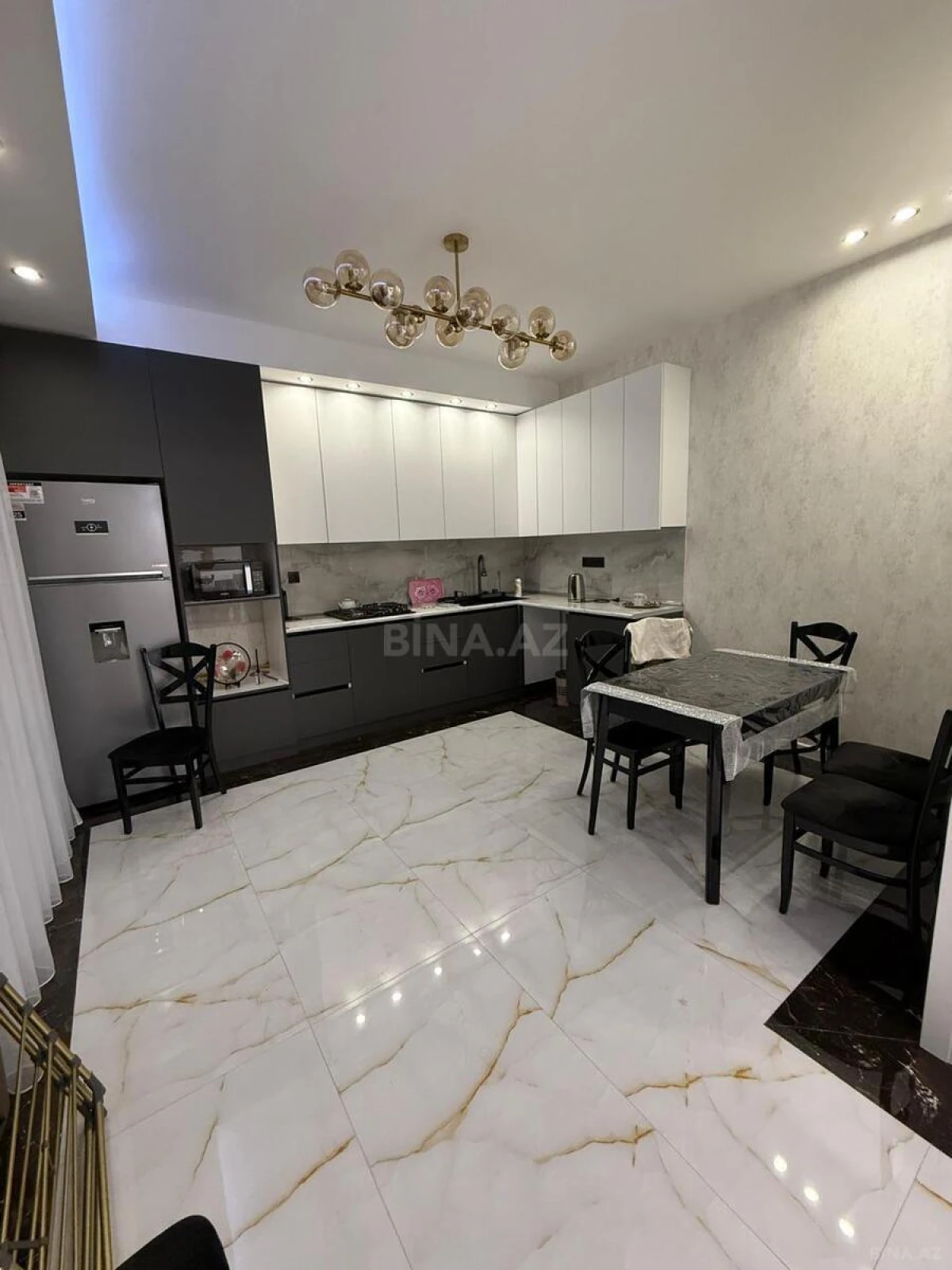 Kirayə verilir 4 otaqlı həyət evi 220 m²