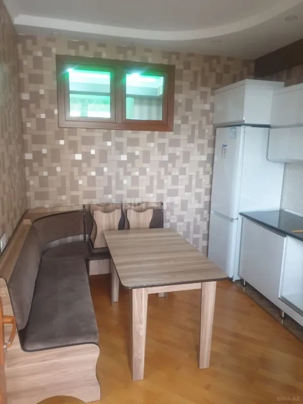 Kirayə verilir 2 otaqlı mənzil 76 m²