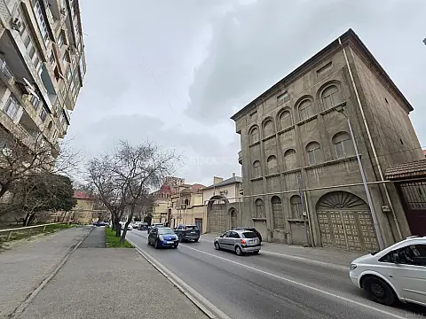 Satılır 10 otaqlı həyət evi 1500 m² — Bakı, Nizami 10 otaq 1500.00 m²