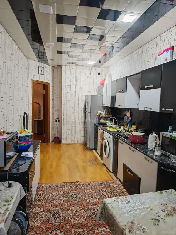 Satılır 3 otaqlı mənzil 140 m²
