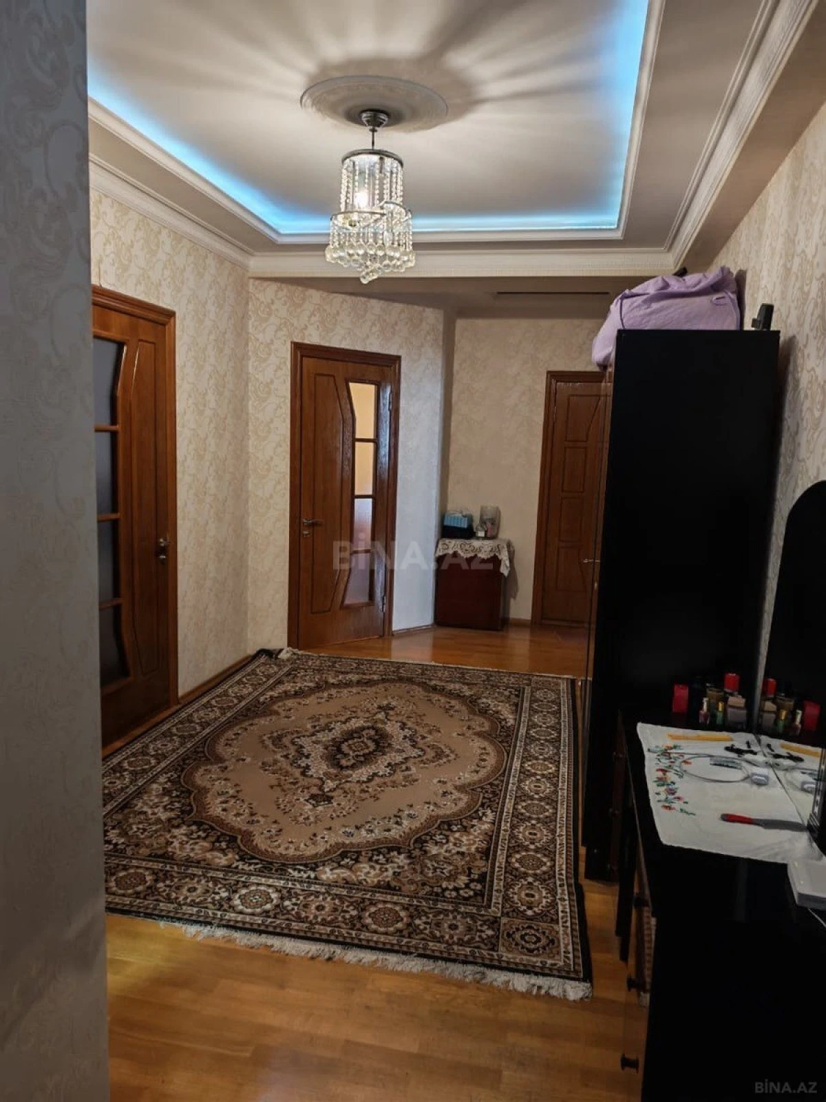 Satılır 3 otaqlı mənzil 140 m²