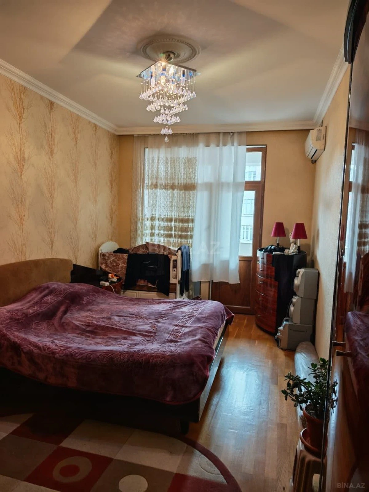 Satılır 3 otaqlı mənzil 140 m²