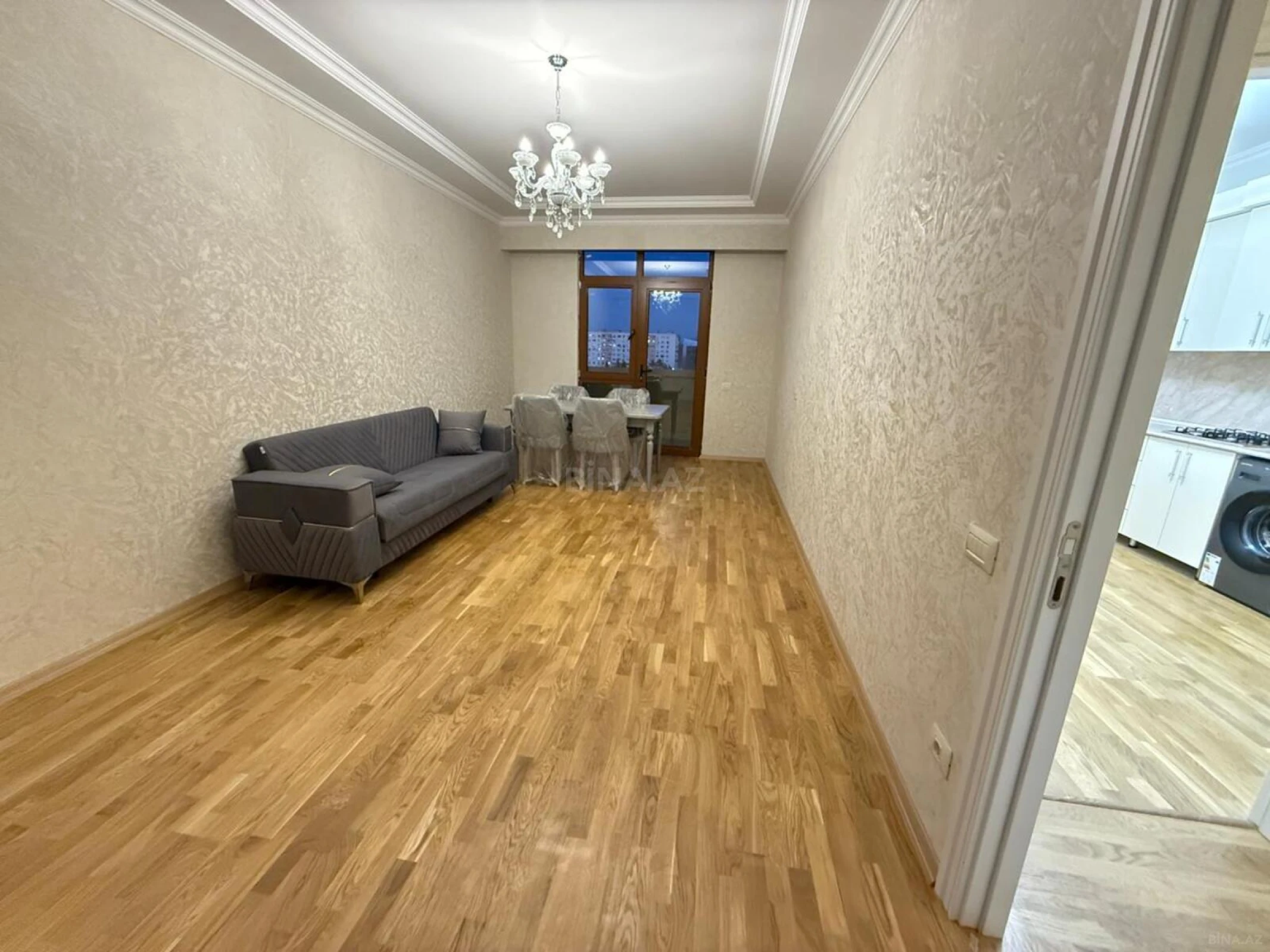 Kirayə verilir 2 otaqlı mənzil 75 m²
