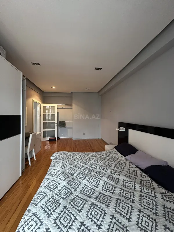 Satılır 2 otaqlı mənzil 71 m²