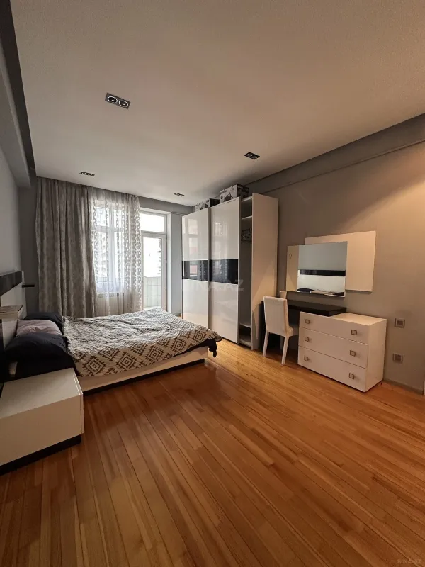 Satılır 2 otaqlı mənzil 71 m²