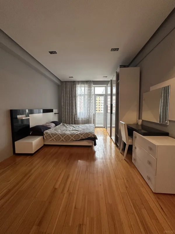 Satılır 2 otaqlı mənzil 71 m²