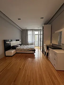 Satılır 2 otaqlı mənzil 71 m²