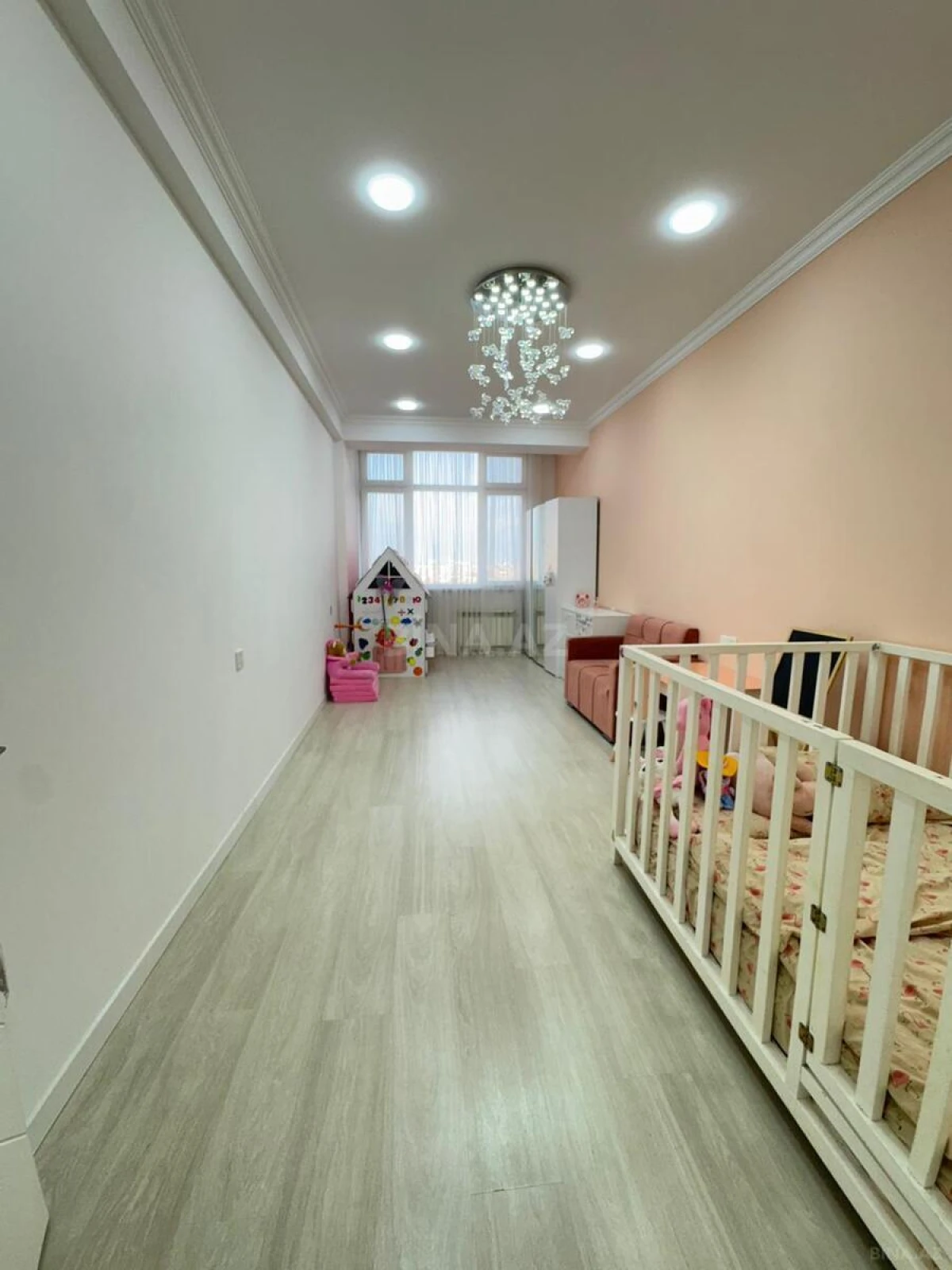 Satılır 3 otaqlı mənzil 126 m²