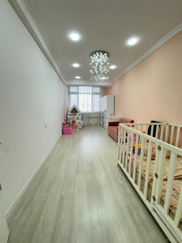 Satılır 3 otaqlı mənzil 126 m²