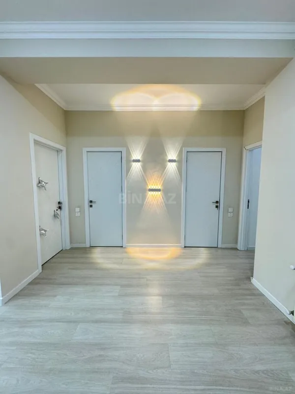 Satılır 3 otaqlı mənzil 126 m²