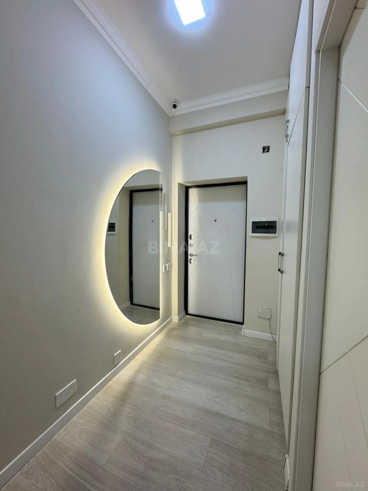Satılır 3 otaqlı mənzil 126 m²