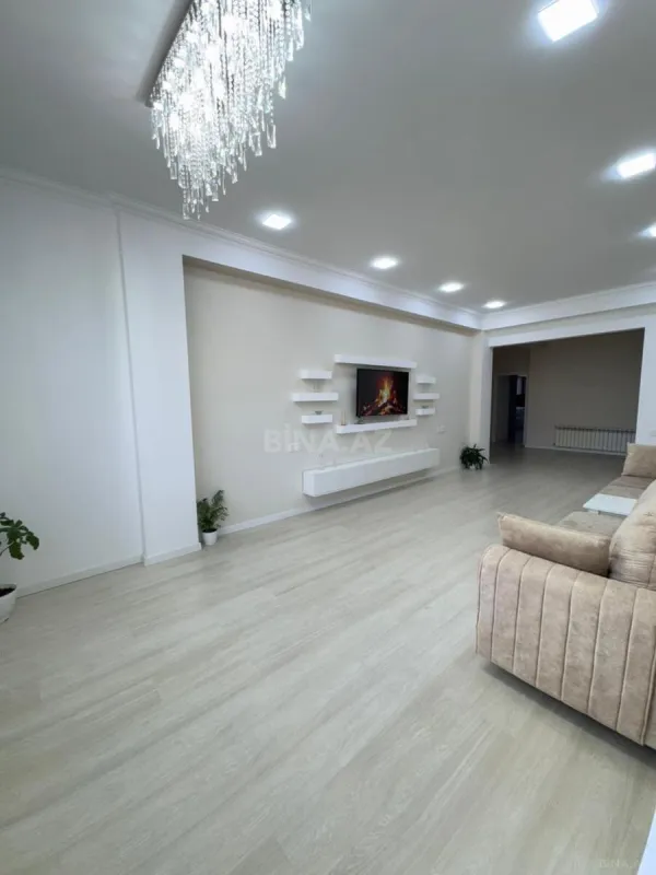 Satılır 3 otaqlı mənzil 126 m²