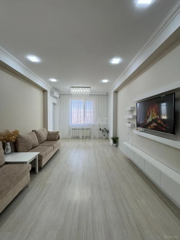 Satılır 3 otaqlı mənzil 126 m²