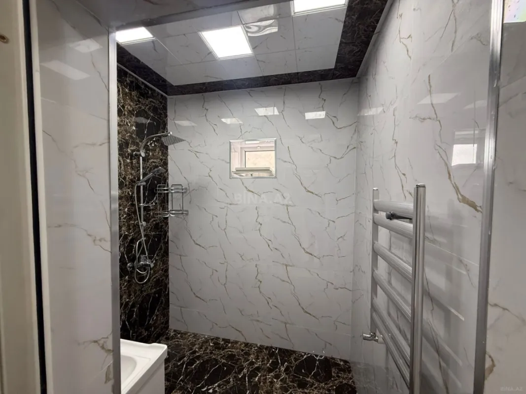 Satılır 5 otaqlı həyət evi 240 m²