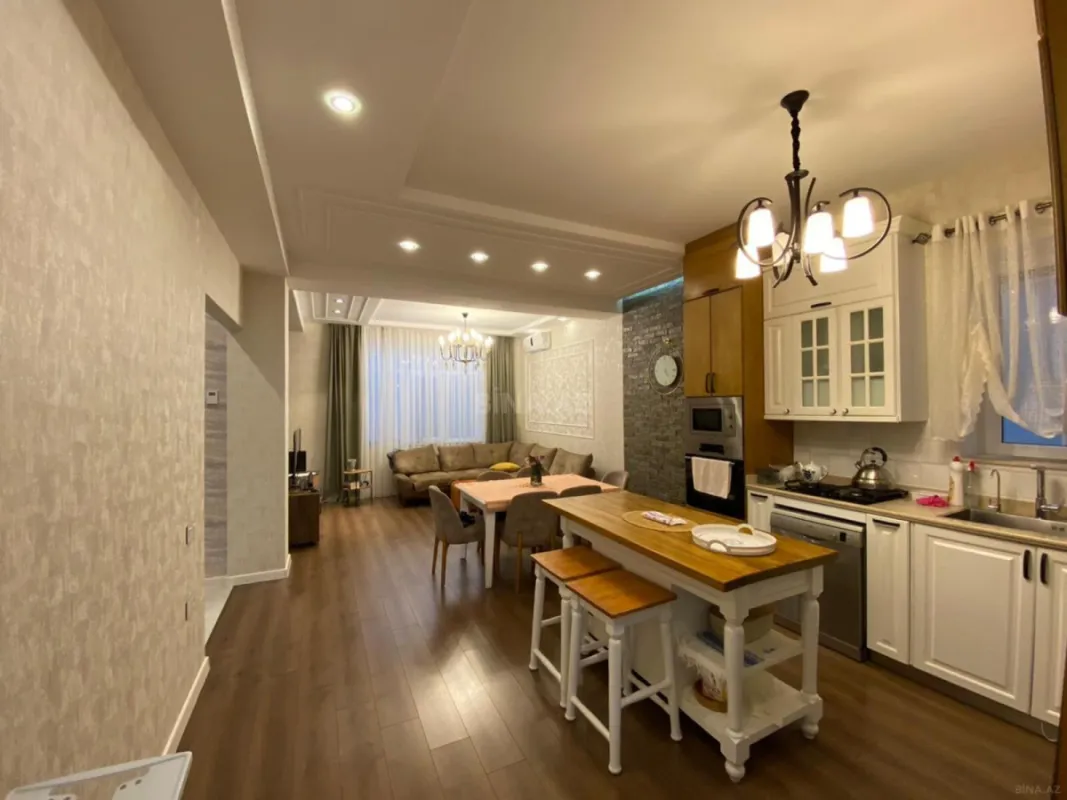 Satılır 4 otaqlı həyət evi 180 m²