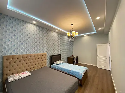 Satılır 4 otaqlı həyət evi 180 m²