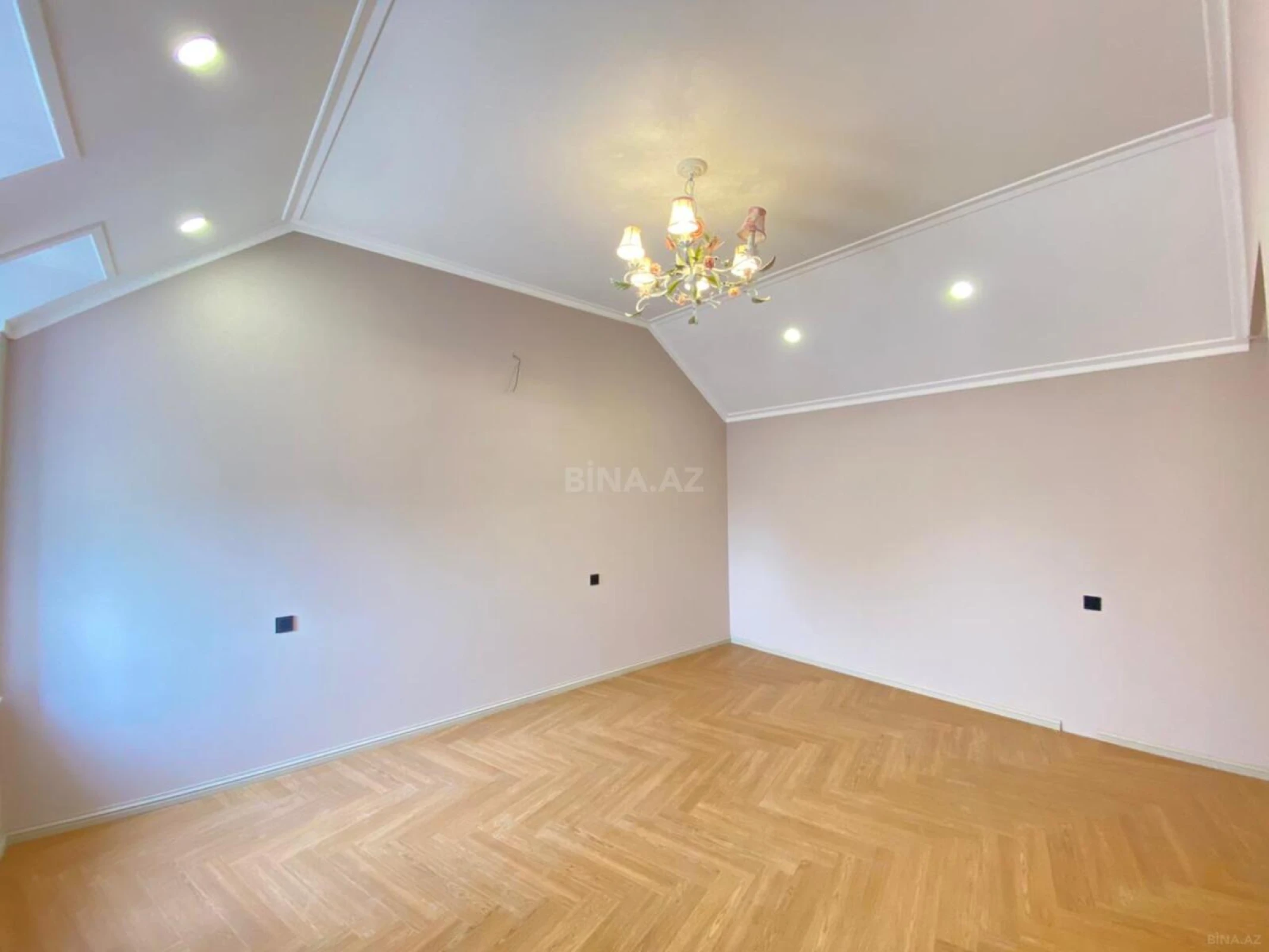 Satılır 4 otaqlı həyət evi 220 m²