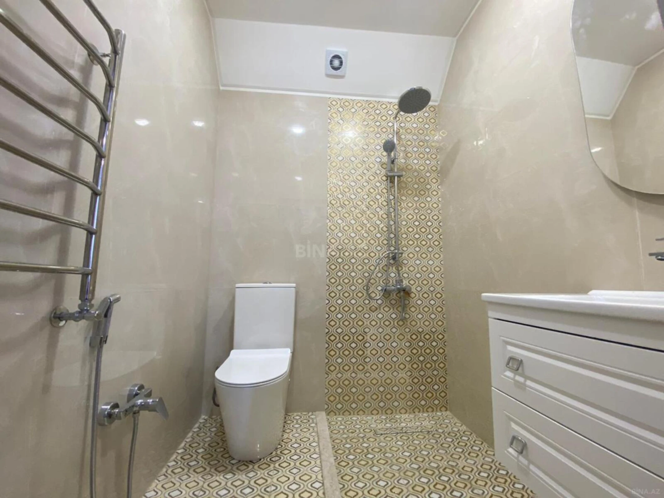 Satılır 4 otaqlı həyət evi 220 m²