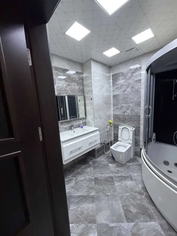 Kirayə verilir 4 otaqlı mənzil 134 m²