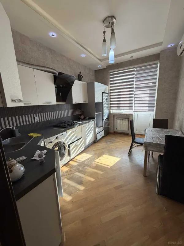 Kirayə verilir 4 otaqlı mənzil 134 m²