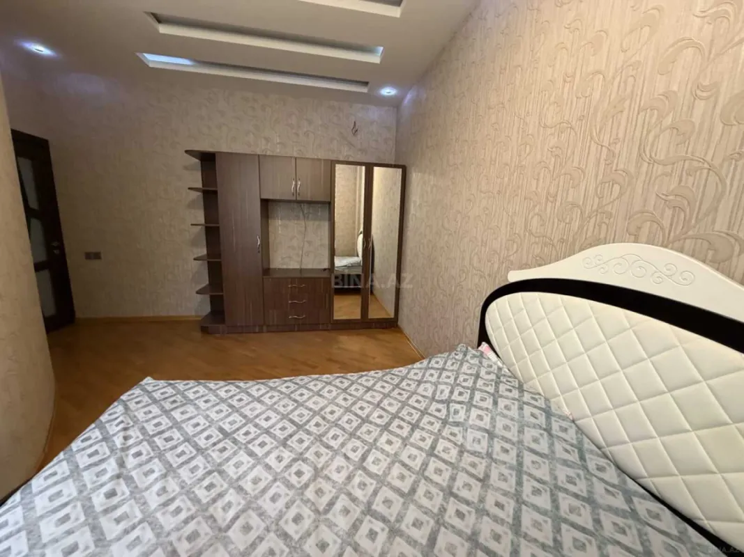 Kirayə verilir 4 otaqlı mənzil 134 m²