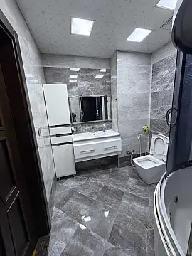 Kirayə verilir 4 otaqlı mənzil 134 m²