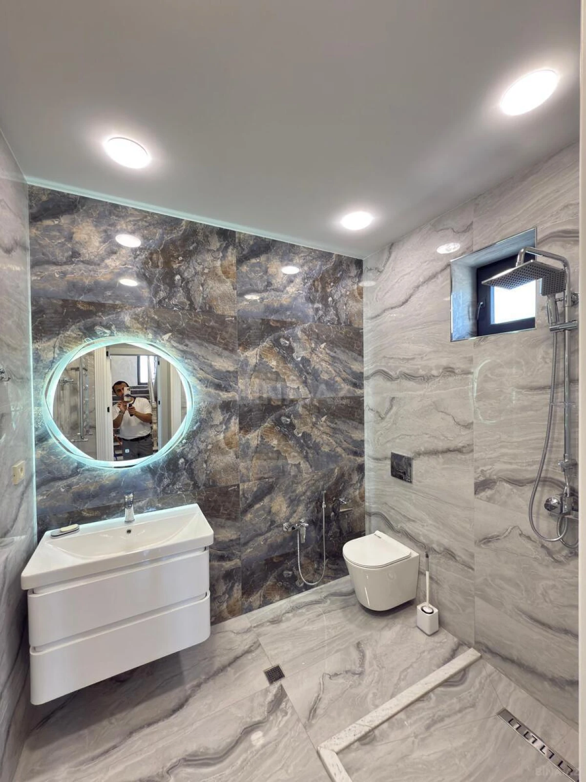 Satılır 4 otaqlı həyət evi 310 m²