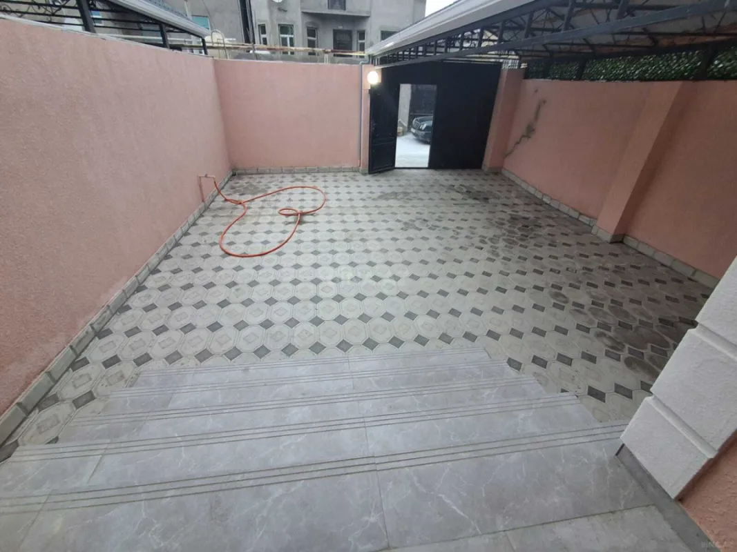 Satılır 4 otaqlı həyət evi 150 m²