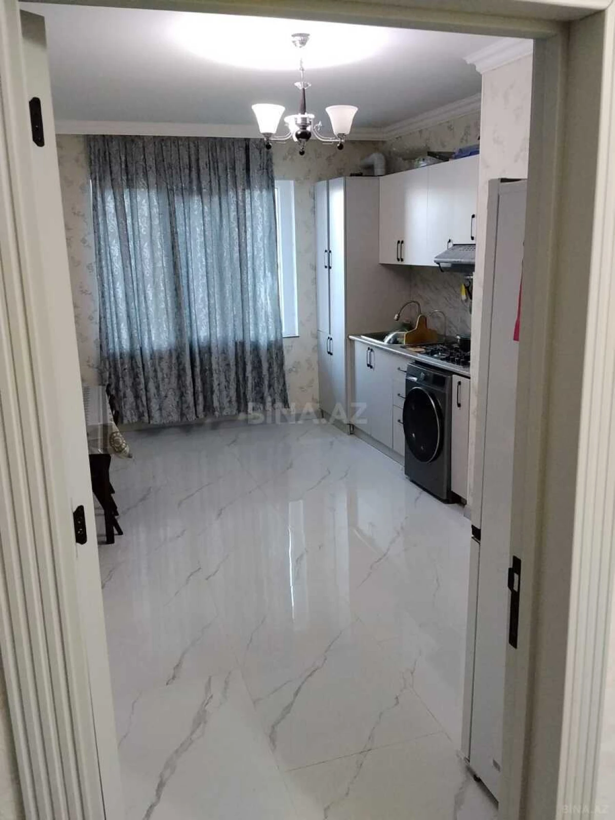 Satılır 4 otaqlı mənzil 95 m²