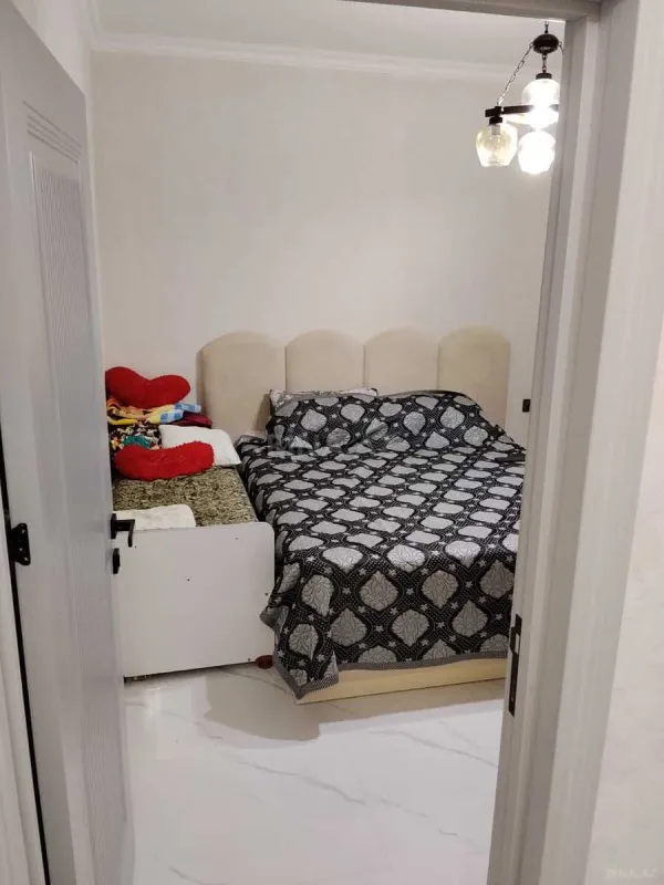 Satılır 4 otaqlı mənzil 95 m²