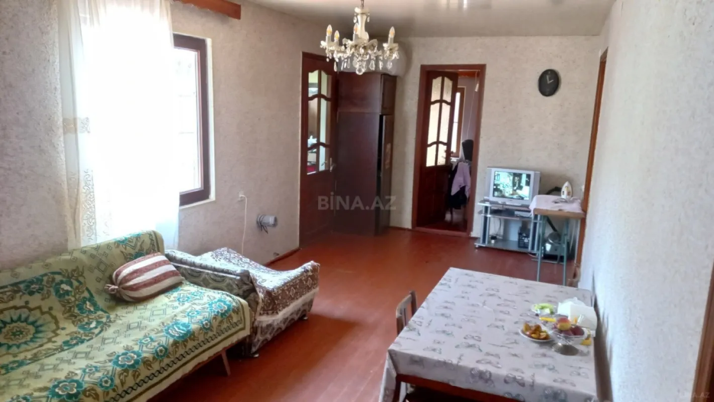 Satılır 5 otaqlı həyət evi 200 m²